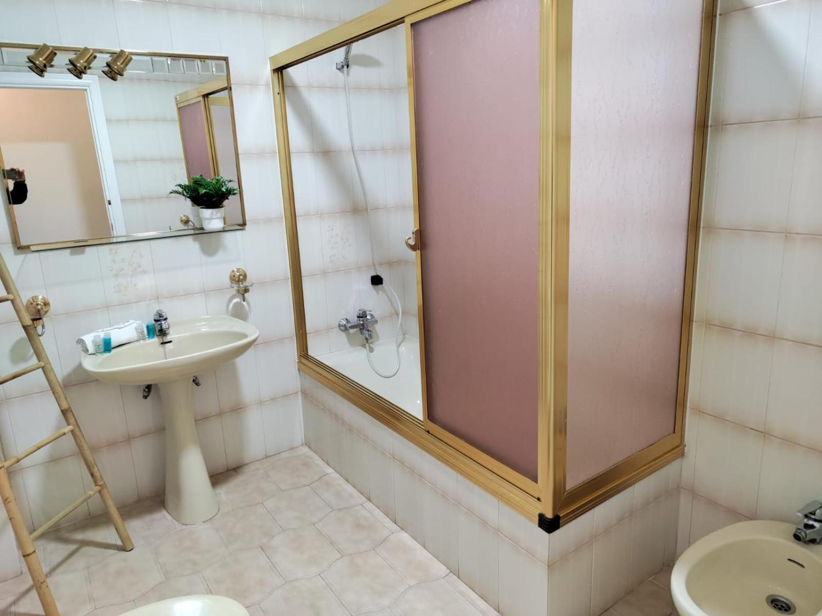 Wintowinrentals Your Home Steps From The Center Málaga Exterior foto